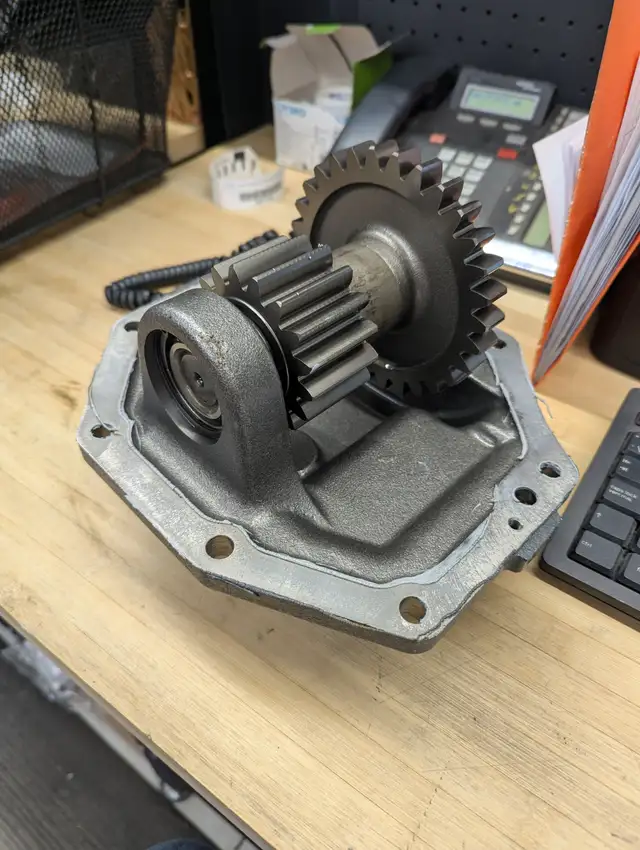 Kubota Hi-Lo Shift Case Assy - Fits Several M-Series Tractors - Photo 2