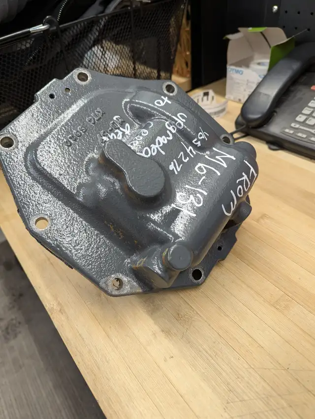 Kubota Hi-Lo Shift Case Assy - Fits Several M-Series Tractors - Photo 3