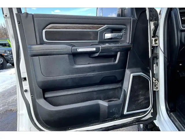 2019 Ram 2500 Laramie | Crew Cab | 6.7L Diesel | 360 Cam | 4X4 - Photo 18