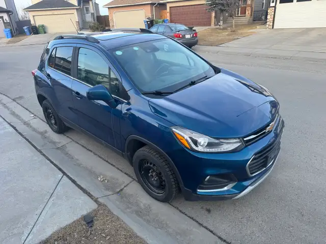 2020 Chevy Trax Premier AWD - Photo 2