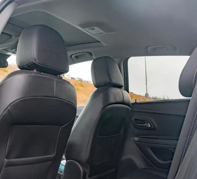 2020 Chevy Trax Premier AWD - Photo 9