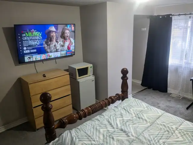 Large fully furnished Single Rm Suite,  private ensuite bathroom