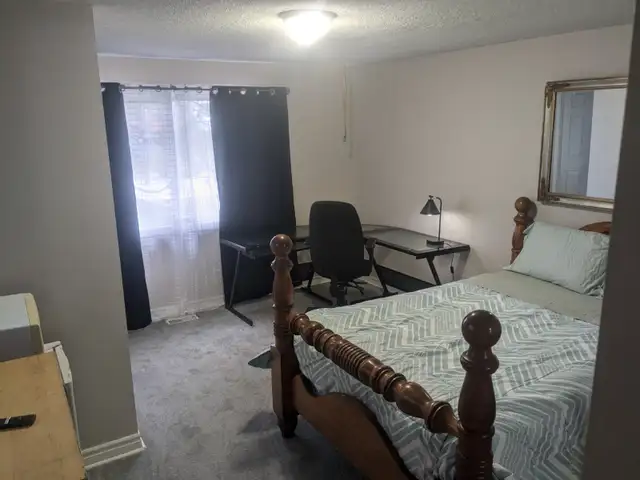 Large fully furnished Single Rm Suite,  private ensuite bathroom - Photo 2