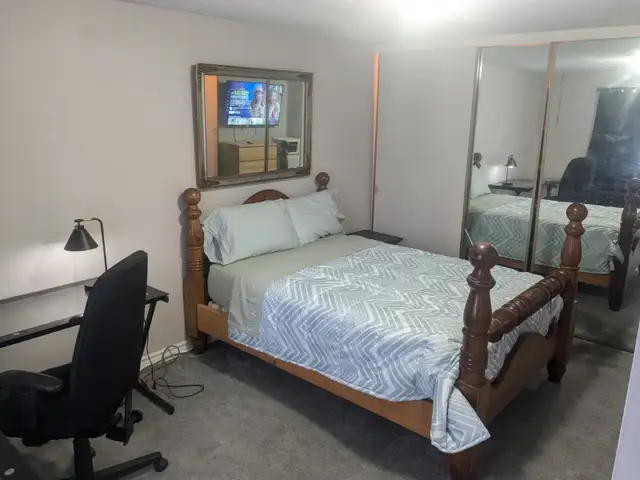 Large fully furnished Single Rm Suite,  private ensuite bathroom - Photo 3