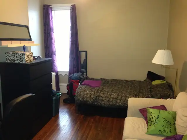 1 Bedroom Queen's apartment for MAY