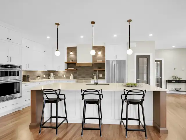 Beautiful bungalow in Greely for sale - 6196 Elkwood Dr - Photo 9