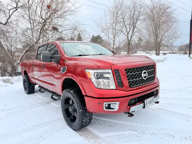 2016 Nissan Titan XD Pro4X edition fully loaded - Photo 2