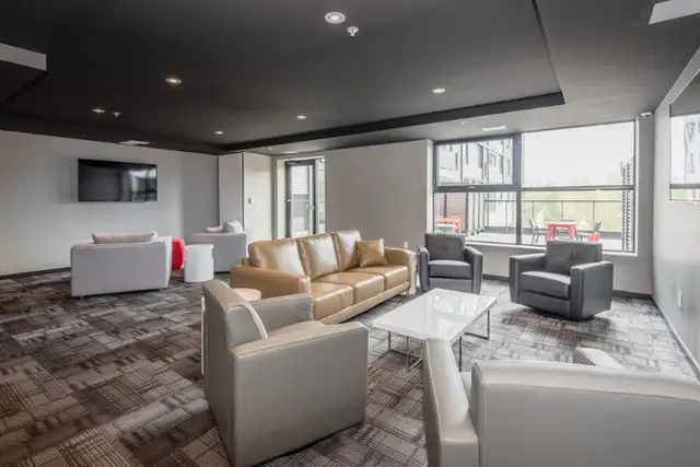 ROOM FOR RENT FOR STUDENTS  IN  GUELPH - Photo 3