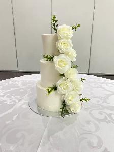 Milton Stunning wedding cakes GTA - Photo 8