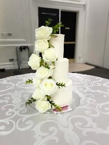 Milton Stunning wedding cakes GTA - Photo 9