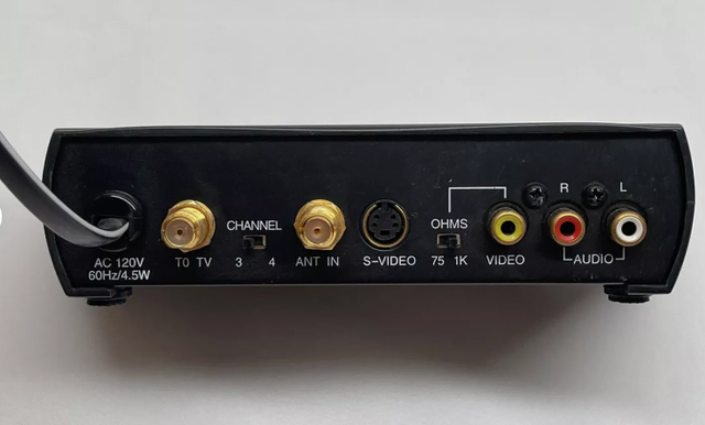 Monster Cable Home Theater ConnectAll 200 S-Video RF Modulator - Photo 2