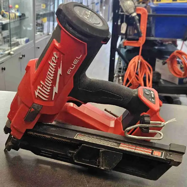 Milwaukee Framing Nailer TOOL ONLY