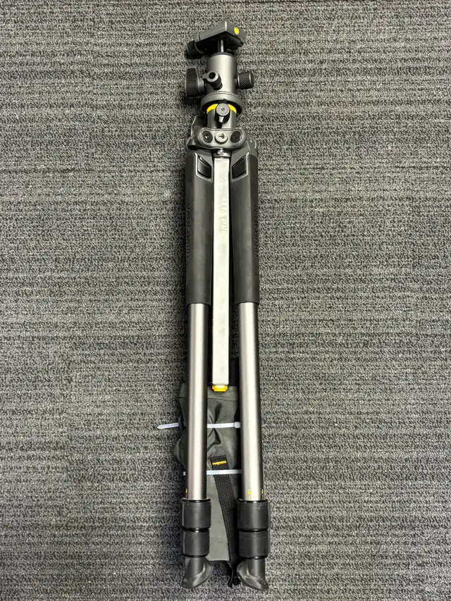 Vanguard Alta pro 2  263AB100 Tripod with bag