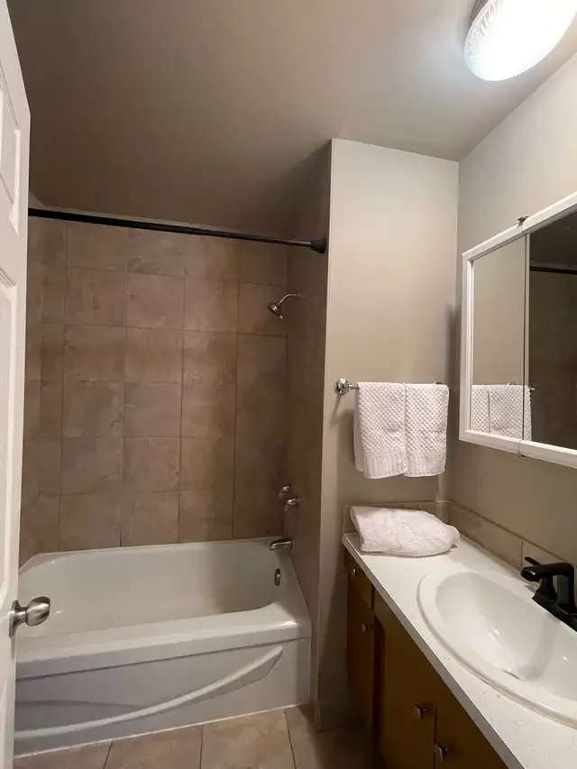FOR RENT 1 & 2 Bd Apartment 11916 105 St Edmonton - Photo 3