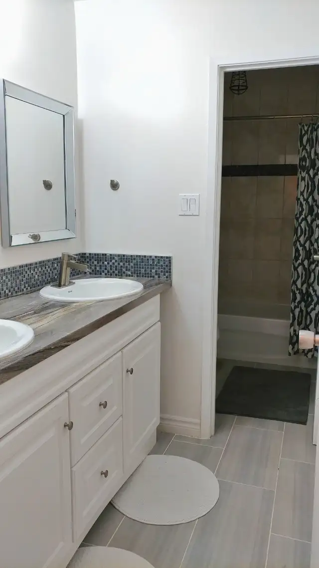 Laundry, Parking Large Apartment in Downtown Woodfield - Photo 10