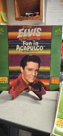 Elvis, Elvis Elvis.  Albums, 45's -  see description for list - Photo 7