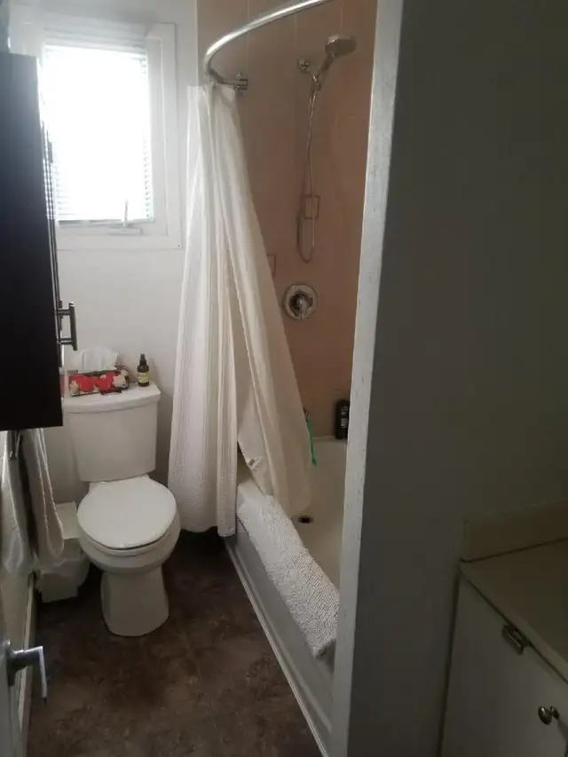 Top floor Apartment in LESLIEVILLE! - Photo 4