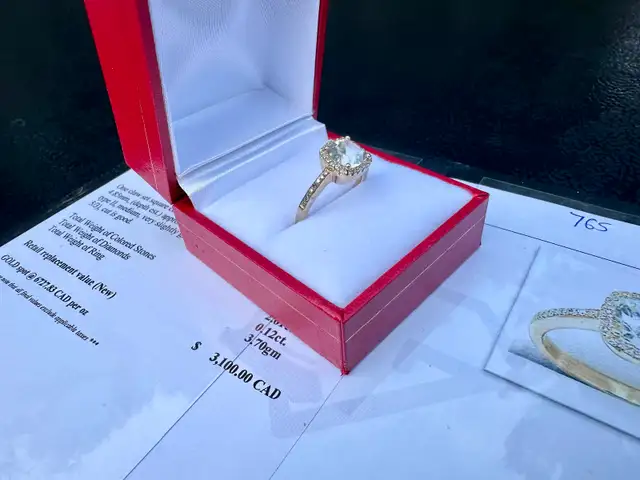 #765 - 14k Yellow Gold, Peridot & Diamond Ring, Size 6 1/2 - Photo 4