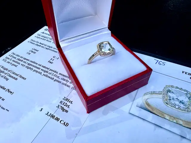 #765 - 14k Yellow Gold, Peridot & Diamond Ring, Size 6 1/2 - Photo 6