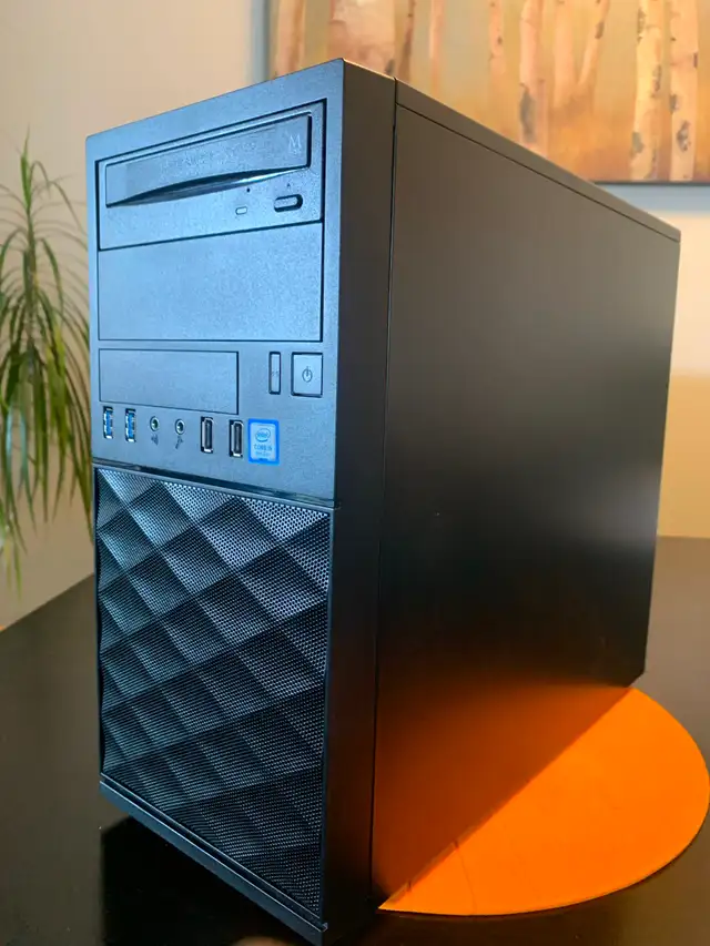 i5-8600 Desktop Computer for Sale in Excellent condition - Photo 2