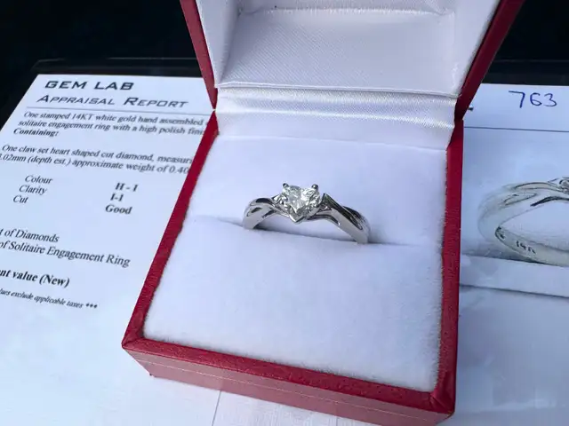 #763 - 14k White Gold, Diamond Heart Ring, Size 5 1/2 - Photo 2