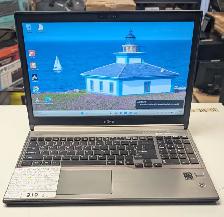 Laptop Fujitsu LifeBook E754 i7-4600M 8Go SSD 256Go DVD 15,6po