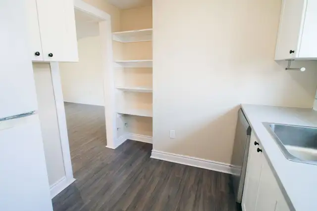 139 Oakdale Ave, St. Catharines - 2 Bedroom Upper Unit - Photo 3