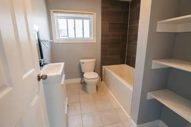 139 Oakdale Ave, St. Catharines - 2 Bedroom Upper Unit - Photo 11