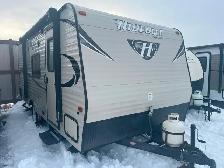 2017 Keystone185LHS Hideout