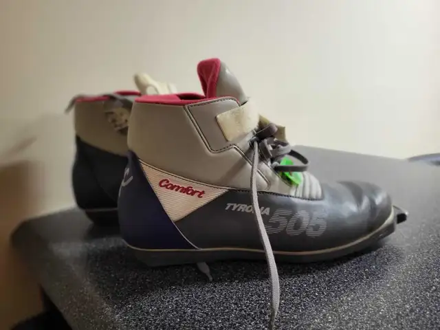 men's cross country skis