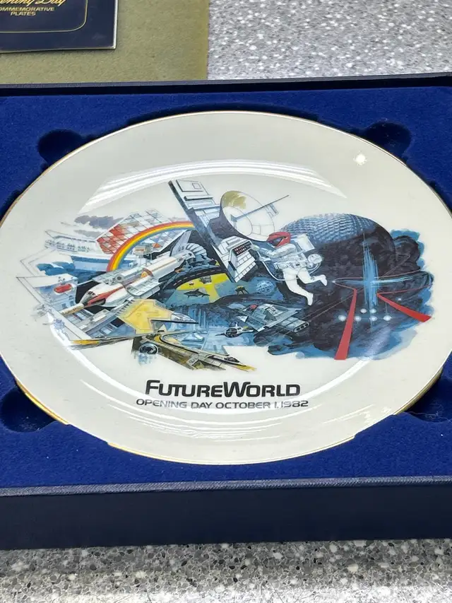 Epcot centre opening day commemorative plate pair - Photo 3