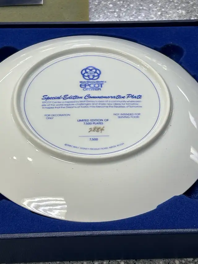 Epcot centre opening day commemorative plate pair - Photo 5