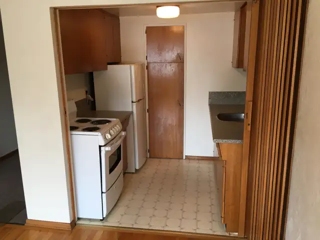 1 Bdr Top Floor near Cook St Village - Photo 5