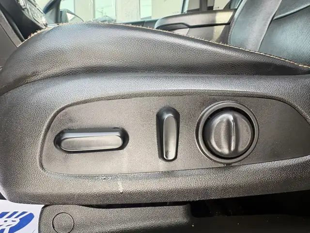 2020 CHEVROLET EQUINOX LT - LEATHER SEATS - BACK-UP CAMERA - AWD - Photo 16