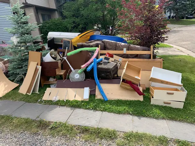 JUNK REMOVAL & HAULING — 20% OFF | CALGARY - Photo 3