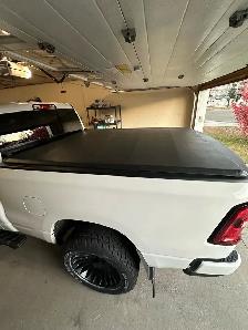 Soft Tri Folding Tonneau Cover for Sale