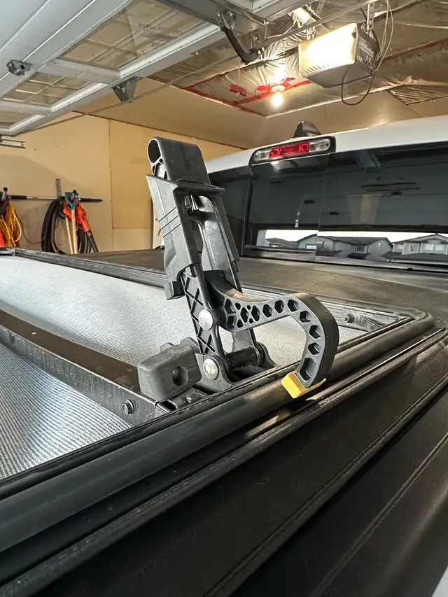 Soft Tri Folding Tonneau Cover for Sale - Photo 5