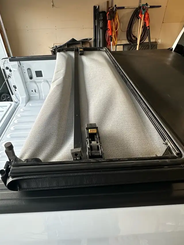 Soft Tri Folding Tonneau Cover for Sale - Photo 6