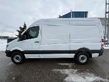 2014 Mercedes-Benz Sprinter 144WB - HIGH ROOF - Photo 2