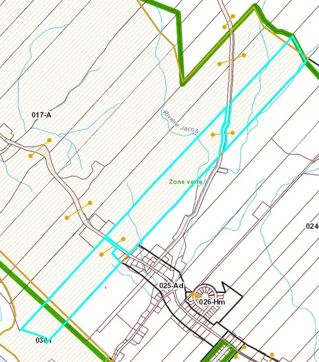 Terre à vendre, à Clermont dans la Région de Charlevoix. - Photo 2