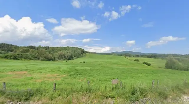 Terre à vendre, à Clermont dans la Région de Charlevoix. - Photo 4