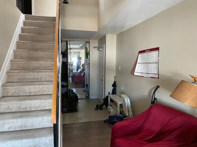 4 Bedroom 2 Bathroom Apartment  - Sandy Hill - Photo 5