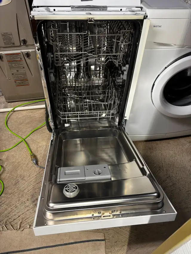 18' Dishwasher for Sale $100 - Photo 2