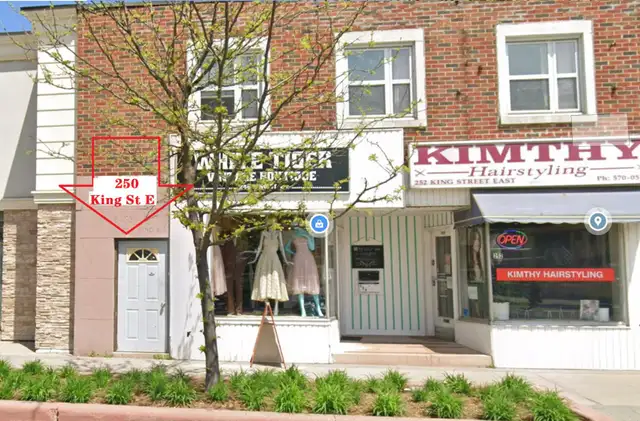 2 bedroom unit in downtown Kitchener $1600/M   Electricity