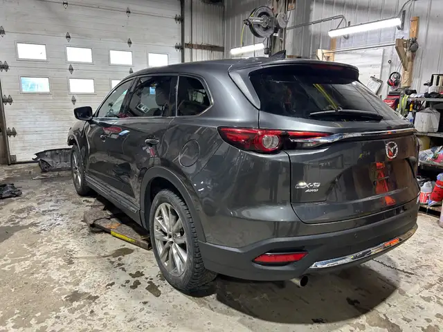 2017 Mazda CX-9 Signature - Photo 3