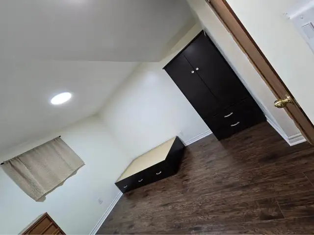 BASEMENT APARTMENT FOR RENT - Photo 5