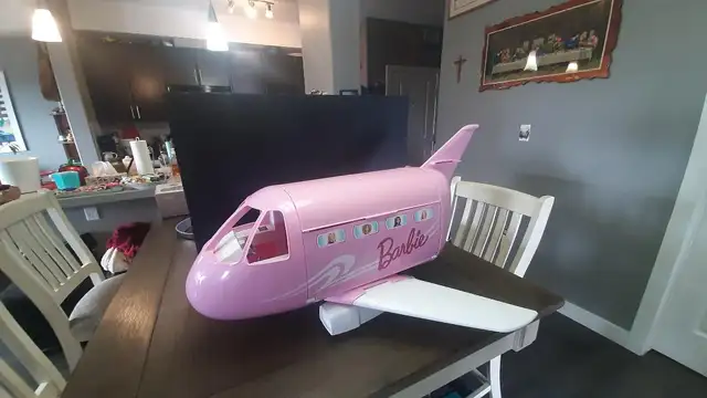 Barbie Dream Plane Playset! In excellent shape!
