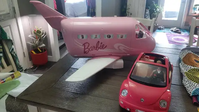 Barbie Dream Plane Playset! In excellent shape! - Photo 2