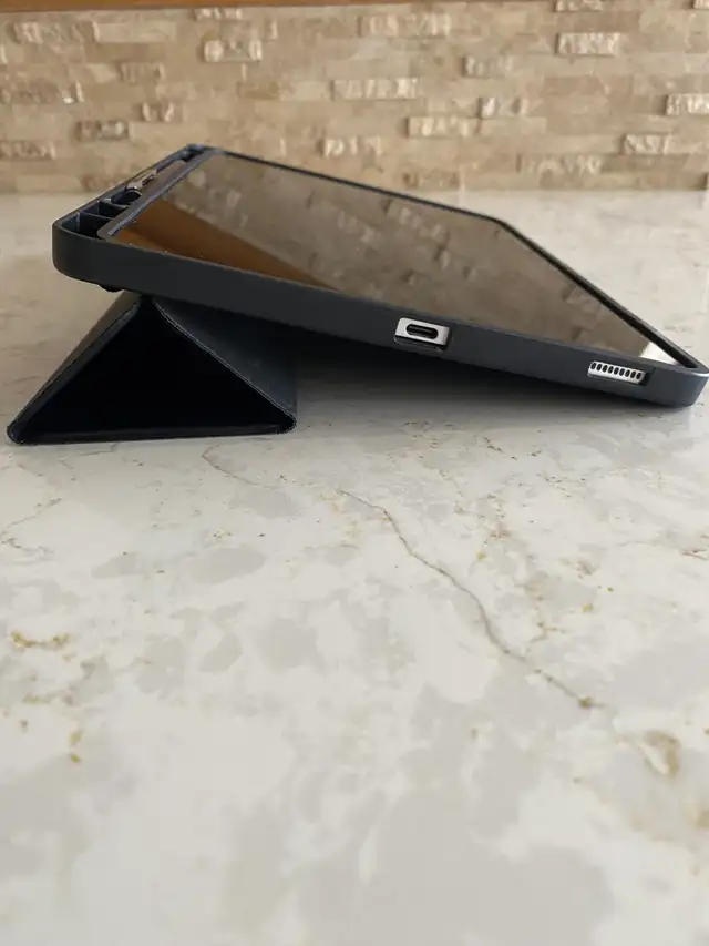 Samsung Galaxy Tab S9 FE, $340 - Photo 3