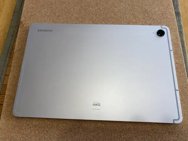 Samsung Galaxy Tab S9 FE, $340 - Photo 5